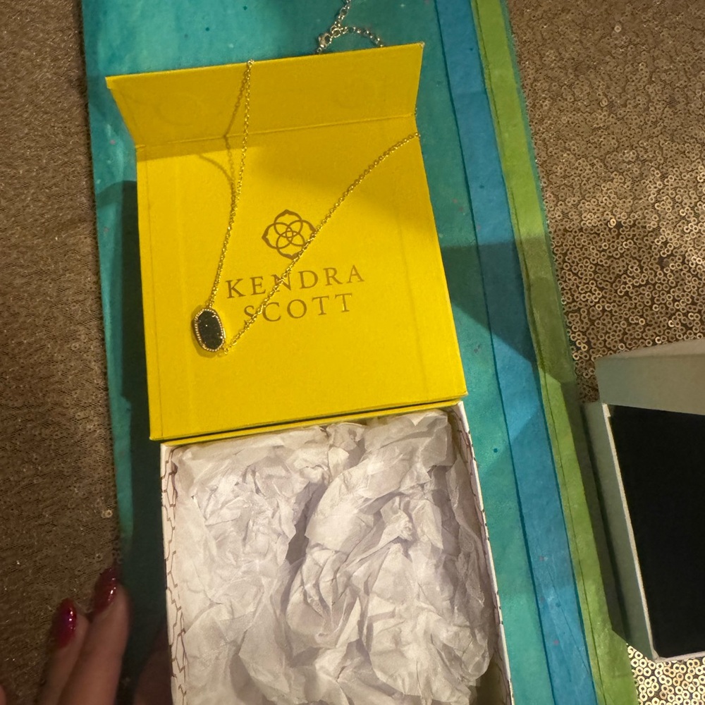 New Kendra Scott Gold Necklace with Black Pendant